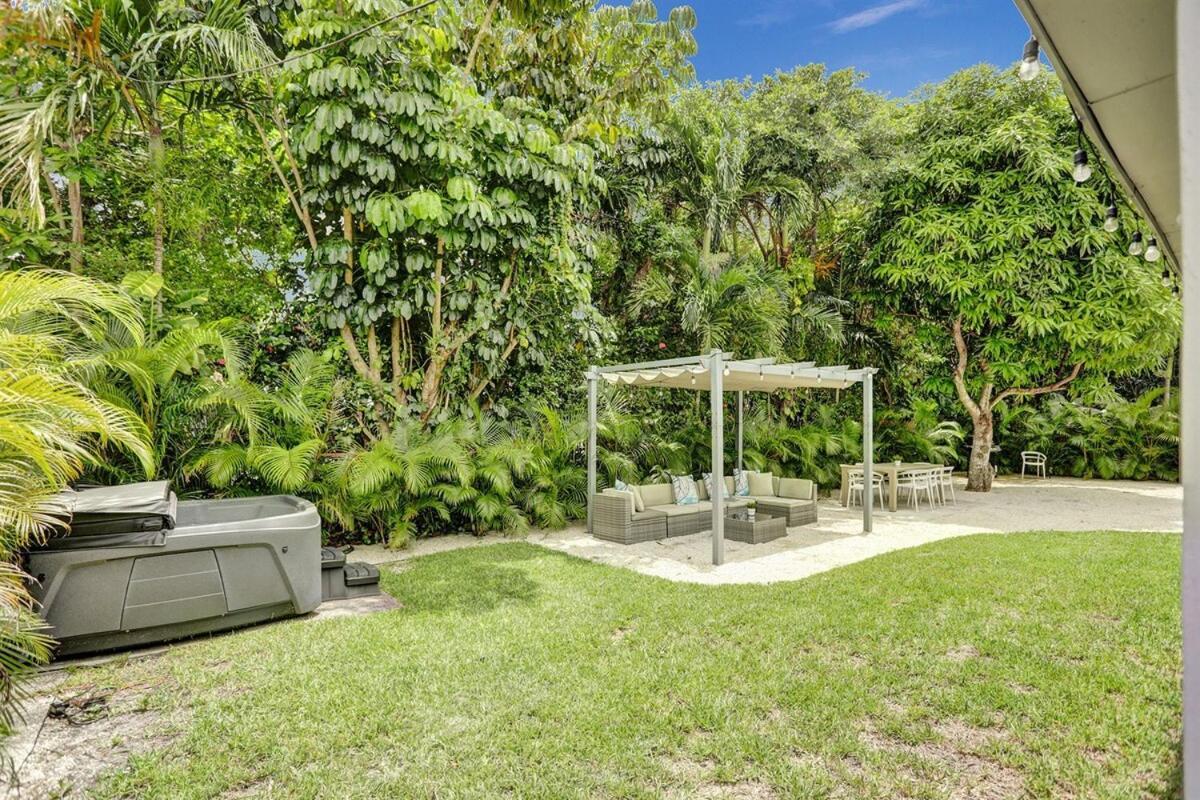 Villa Miami Getaway 4BR With BBQ & Relaxing Backyard Golden Glades Exterior foto